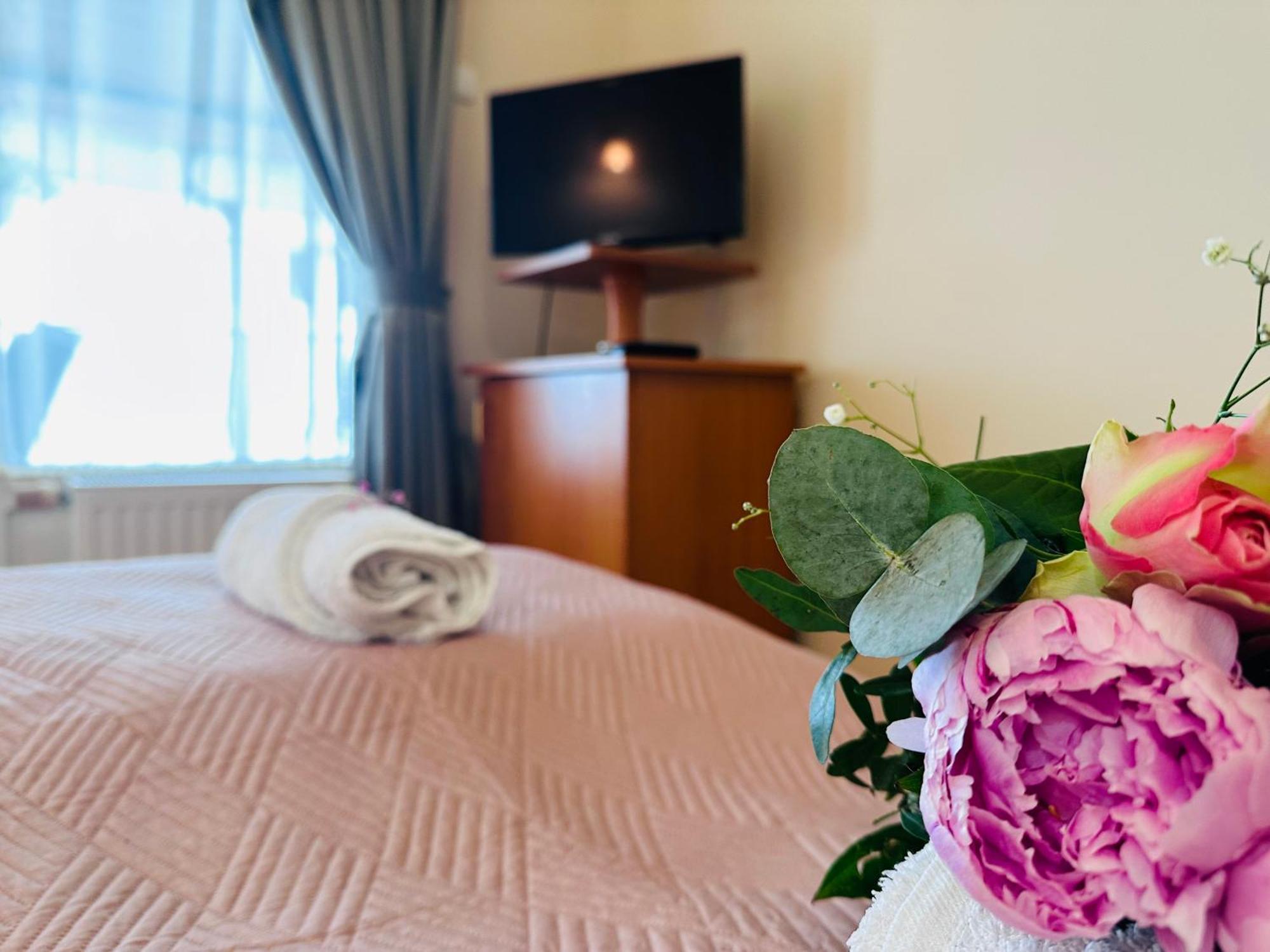 Cozy Garden Apartman Leilighet Gyula Eksteriør bilde
